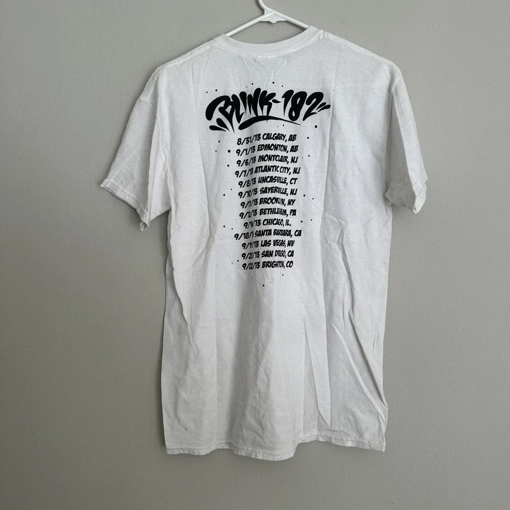 Rare‎ Blink 182- 10th Anniversary Tour 2013 Bunny Rabbit Running White Med Shirt